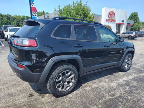 Used 2022 Jeep Cherokee Trailhawk w/ Premium Leather Package AWD/4WD image 4