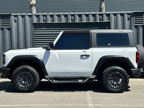 Used 2023 Ford Bronco 2-Door AWD/4WD image 2