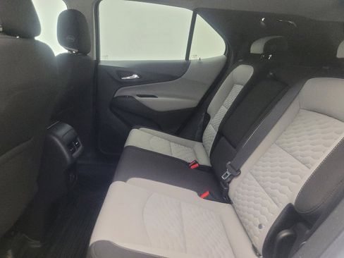Used 2019 Chevrolet Equinox LT w/ Driver Convenience Package AWD/4WD image 18