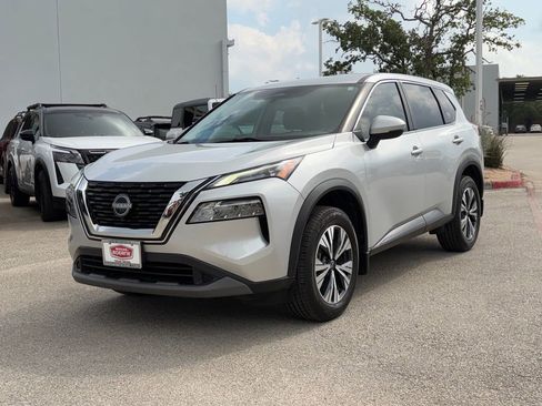 Used 2022 Nissan Rogue SV FWD image 7