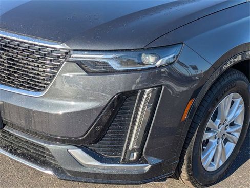 Used 2023 Cadillac XT6 Luxury image 9