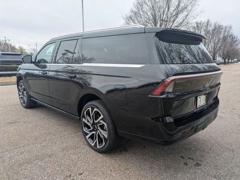 New 2026 Lincoln Navigator L Reserve AWD/4WD image 10
