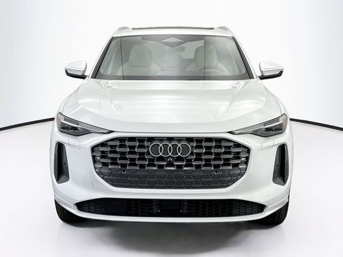 Used 2025 Audi Q5 Premium Plus w/ Premium Plus AWD/4WD image 3