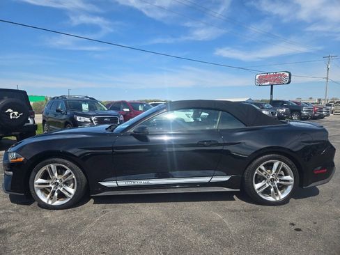 Used 2018 Ford Mustang Premium w/ Equipment Group 201A RWD image 4