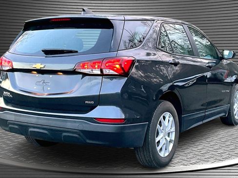 Used 2022 Chevrolet Equinox LS image 6