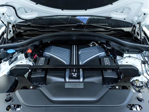 Used 2025 Rolls-Royce Cullinan Black Badge image 40