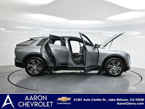 Used 2024 Cadillac Lyriq Luxury RWD image 3