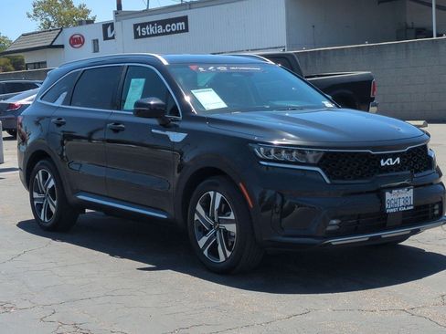 Certified 2023 Kia Sorento EX AWD/4WD image 3