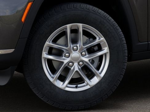 New 2025 Jeep Grand Cherokee L Laredo image 22