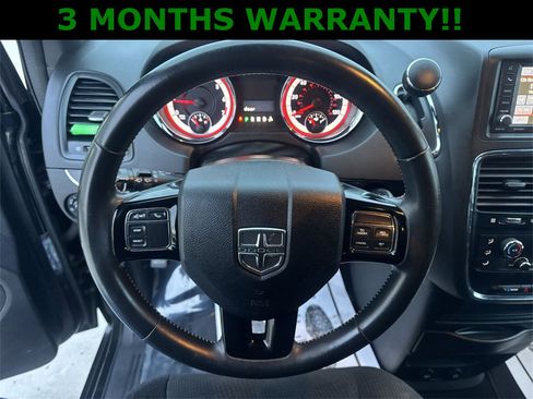 Used 2018 Dodge Grand Caravan SE image 13