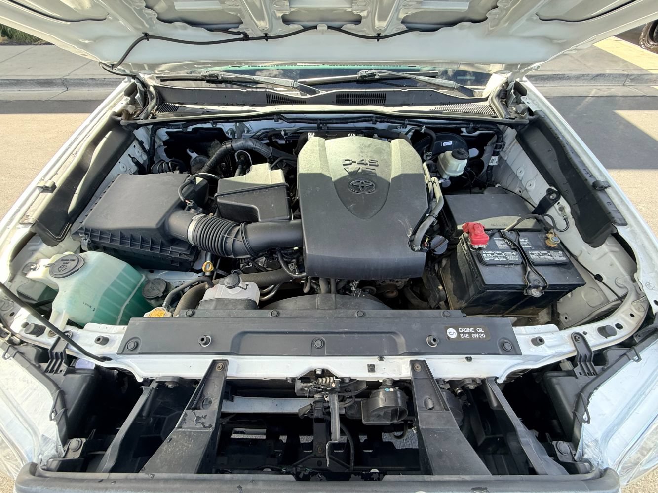Used 2016 Toyota Tacoma TRD Sport w/ Towing Package AWD/4WD image 4