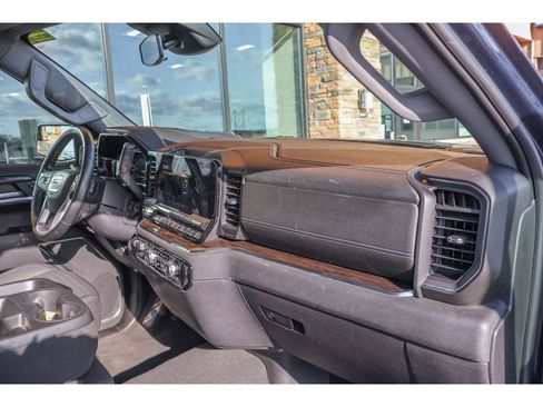 Used 2023 GMC Sierra 1500 SLE w/ X31 Off-Road Package image 13