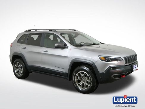 Used 2020 Jeep Cherokee Trailhawk w/ Cold Weather Group AWD/4WD image 1