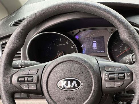 Used 2020 Kia Sedona LX FWD image 18