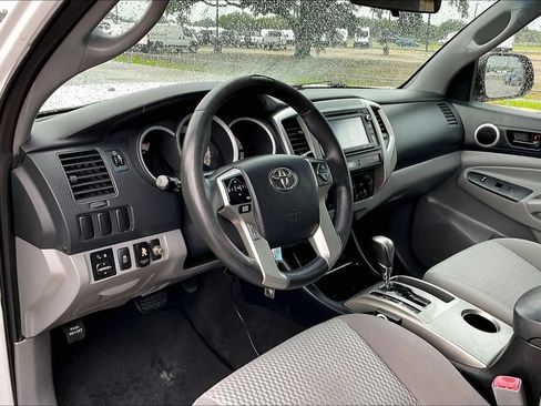 Used 2014 Toyota Tacoma PreRunner w/ SR5 Package RWD image 14
