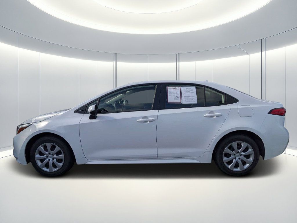 Used 2024 Toyota Corolla LE FWD image 5