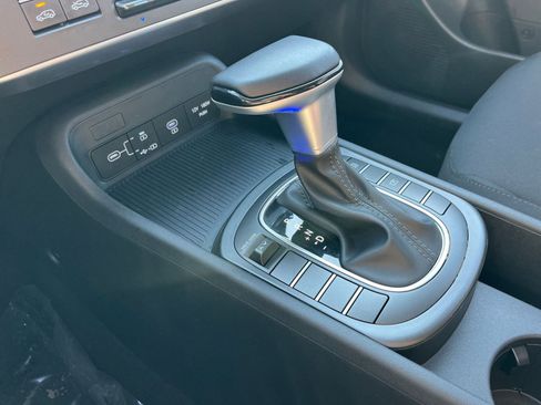 Used 2025 Hyundai Kona SEL image 42
