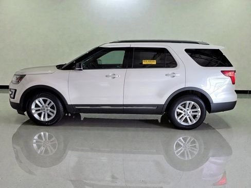 Used 2017 Ford Explorer XLT w/ Equipment Group 202A image 23