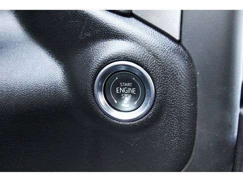 Used 2025 Chevrolet Silverado 2500 Custom w/ Custom Value Package image 18