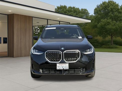 Used 2025 BMW X3 xDrive30i w/ Premium Package image 4