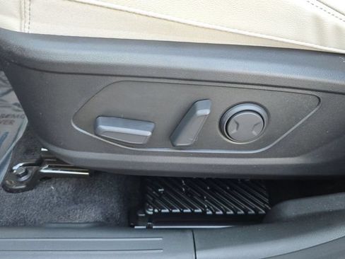 Used 2025 Hyundai Tucson Limited AWD/4WD image 12