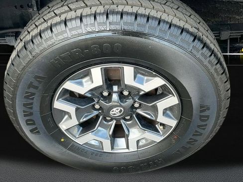 Used 2023 Toyota Tacoma TRD Off-Road w/ Technology Package image 9