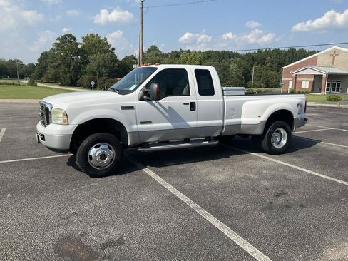 Used 2006 Ford F350 XLT AWD/4WD image 14