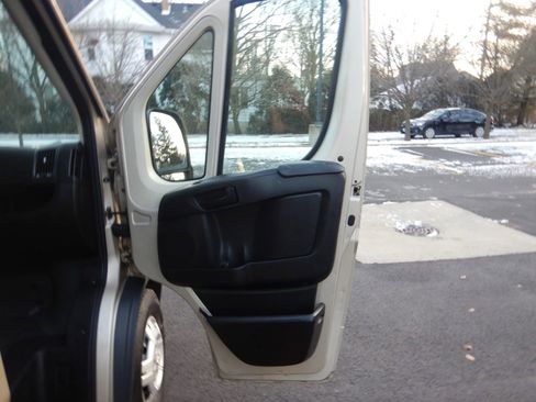 Used 2014 RAM ProMaster 2500 w/ Interior Convenience Group image 17