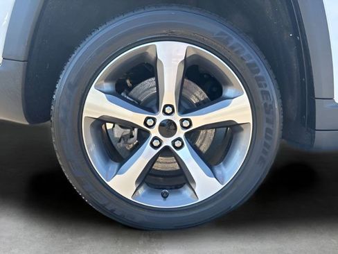 Used 2023 Jeep Grand Cherokee 4WD 4xe image 33