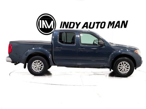 Used 2017 Nissan Frontier SV image 3