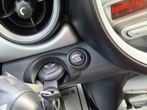 Used 2010 MINI Cooper Hardtop w/ Premium Pkg FWD image 23