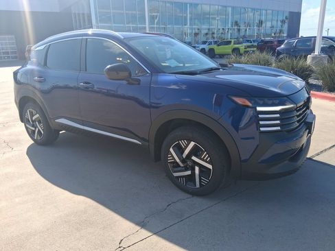 New 2026 Nissan Kicks SV w/ SV Premium Package FWD image 9