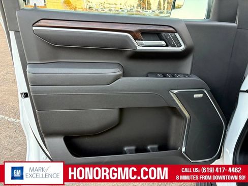 Used 2026 GMC Sierra 1500 SLT w/ SLT Premium Package AWD/4WD image 17
