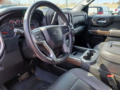 Used 2021 Chevrolet Silverado 1500 LT Trail Boss w/ Convenience Package II AWD/4WD image 18