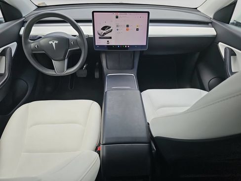 Used 2021 Tesla Model Y Long Range AWD/4WD image 14