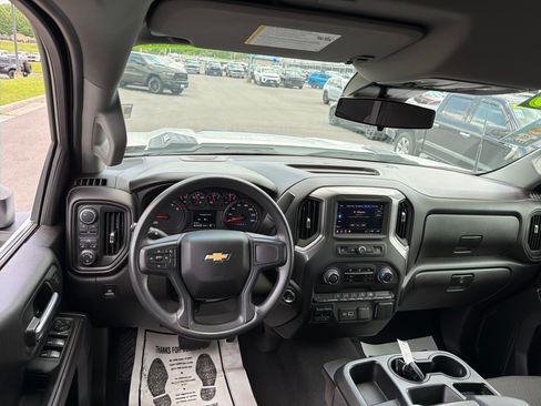 Used 2025 Chevrolet Silverado 2500 Custom w/ Custom Convenience Package AWD/4WD image 15
