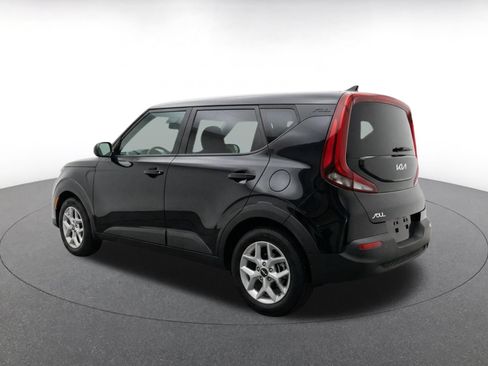 Used 2025 Kia Soul LX w/ LX Technology Package FWD image 8