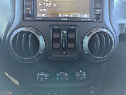 Used 2017 Jeep Wrangler Freedom Edition image 18