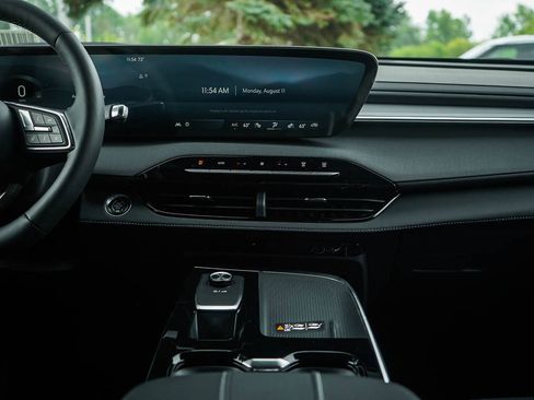 New 2026 Buick Enclave Sport Touring w/ Power Package image 18