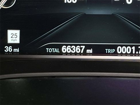 Used 2018 BMW 530i xDrive image 39