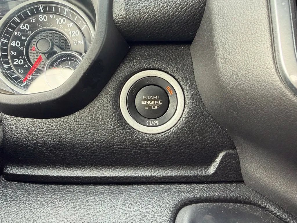 Used 2021 RAM 1500 Laramie w/ Sport Appearance Package AWD/4WD image 19