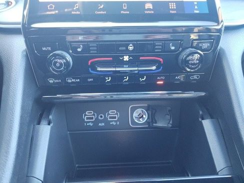 New 2025 Jeep Grand Cherokee Limited image 7