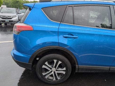 Used 2018 Toyota RAV4 LE w/ All Weather Liner Package AWD/4WD image 8