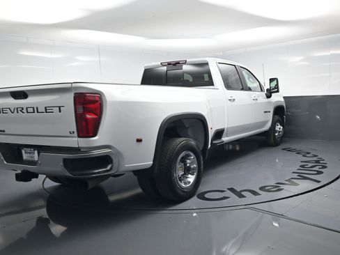 Used 2025 Chevrolet Silverado 3500 LT w/ Safety Package image 9