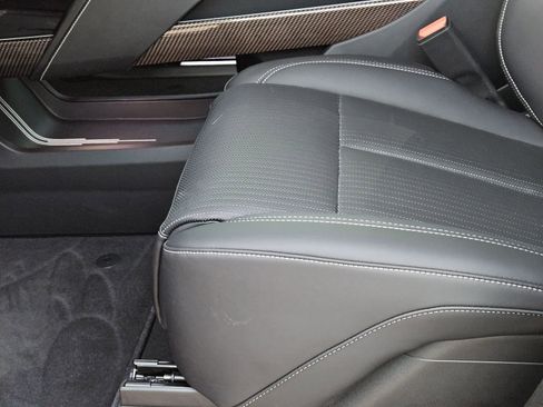 New 2026 Cadillac Vistiq Sport image 23