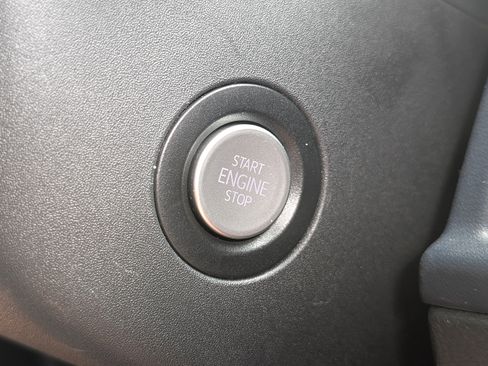 Used 2025 Volkswagen ID. Buzz Pro S Plus RWD image 36