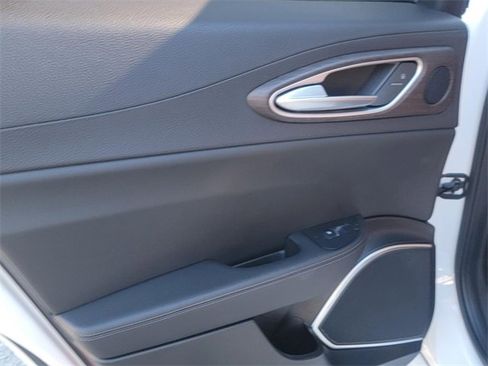 Used 2022 Alfa Romeo Giulia Ti image 11