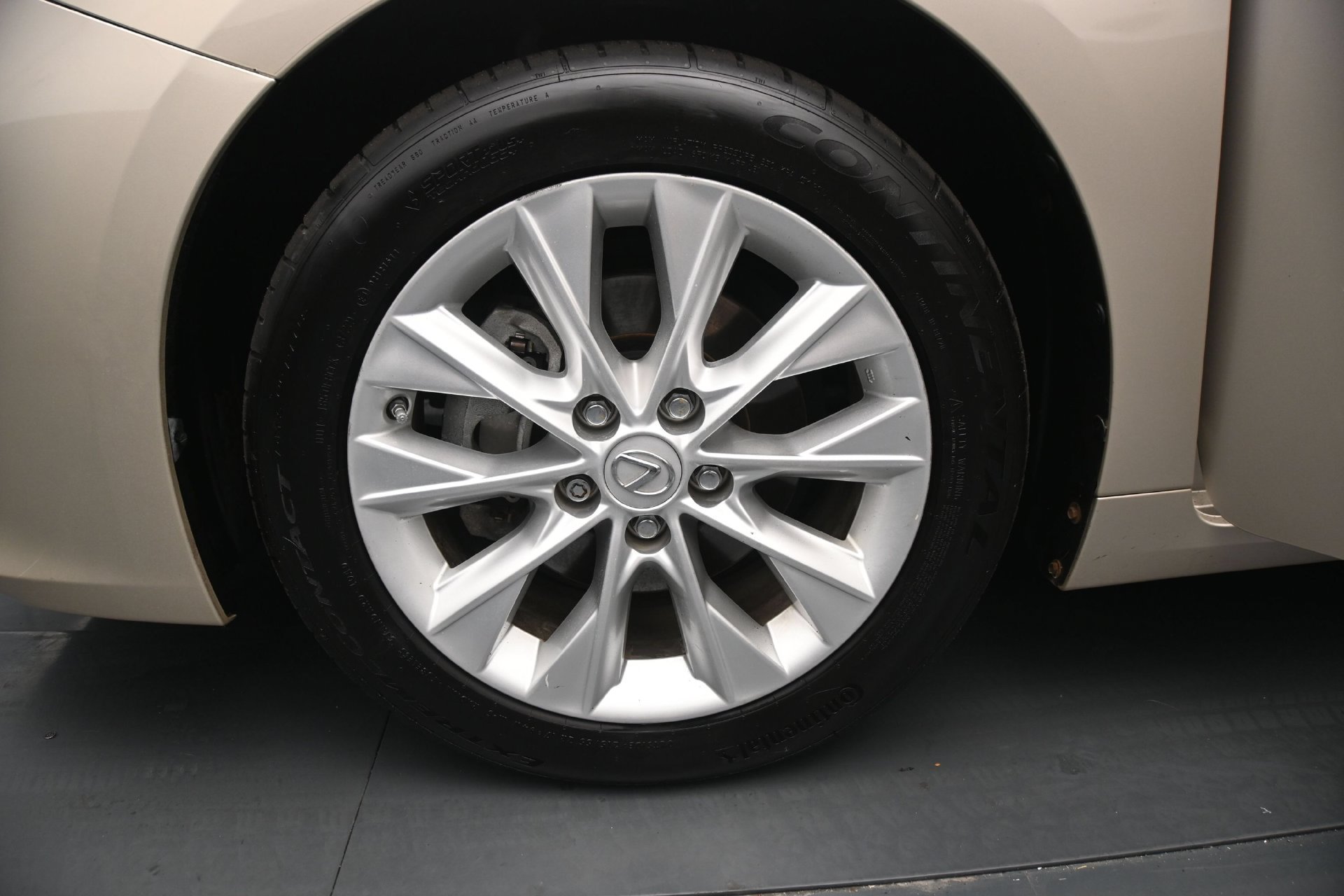 Used 2013 Lexus ES 300h w/ Luxury Pkg FWD image 30