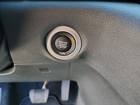 New 2026 Chrysler Pacifica Select image 32