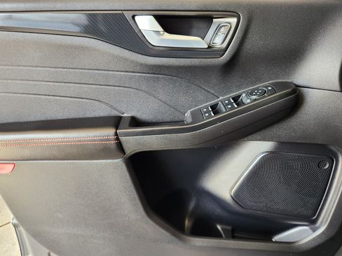 Used 2025 Ford Escape ST-Line FWD image 23